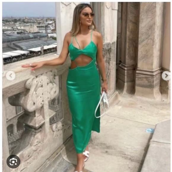 Satin green dress - Picture 3 of 3